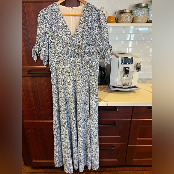 Gal meets glam Aurora - Picture 7 of 15